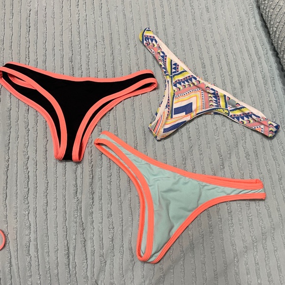 Set of three L Space swim bottoms Size XS - Picture 1 of 4